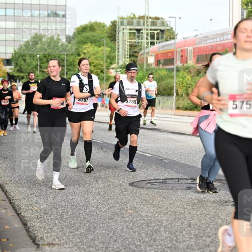06.09.2026 - CURREX Alsterlauf Dr. Thomas Lammeyer http://msf.ph/oto/10138943 06.09.2026 10:05:37 Laufen 5241, 6, 3787, 3785, 5758 meine-sportfotos.de