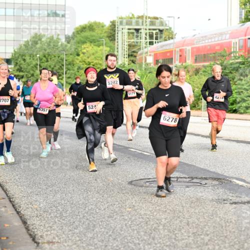 06.09.2026 - CURREX Alsterlauf Dr. Thomas Lammeyer http://msf.ph/oto/10138981 06.09.2026 10:05:42 Laufen 2707, 5357, 524, 5242, 5171, 6278, 4276, 8055 meine-sportfotos.de