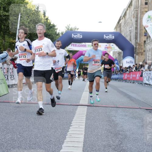 06.09.2026 - CURREX Alsterlauf Yannick Fuchs http://msf.ph/oto/10139035 06.09.2026 09:45:50 Ziel 2054, 3956, 4341, 4372, 4828, 4982, 5123, 6072, 6113, 6186, 6449, 8193, 8228 meine-sportfotos.de