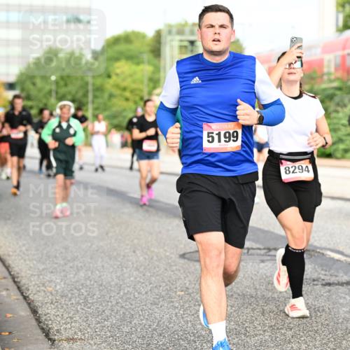 06.09.2026 - CURREX Alsterlauf Dr. Thomas Lammeyer http://msf.ph/oto/10139045 06.09.2026 10:05:48 Laufen 5199, 8294 meine-sportfotos.de
