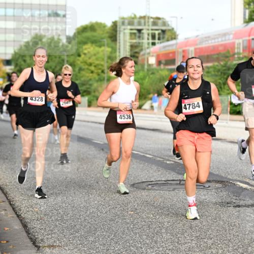 06.09.2026 - CURREX Alsterlauf Dr. Thomas Lammeyer http://msf.ph/oto/10139123 06.09.2026 10:05:56 Laufen 4328, 2607, 4815, 4536, 4784, 6410 meine-sportfotos.de