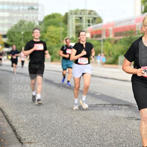 06.09.2026 - CURREX Alsterlauf Dr. Thomas Lammeyer http://msf.ph/oto/10139163 06.09.2026 10:06:00 Laufen 2607 meine-sportfotos.de