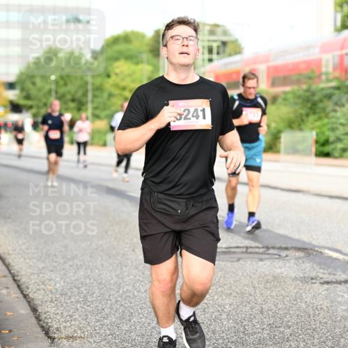 06.09.2026 - CURREX Alsterlauf Dr. Thomas Lammeyer http://msf.ph/oto/10139181 06.09.2026 10:06:02 Laufen 241 meine-sportfotos.de
