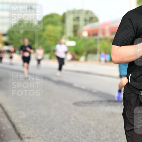06.09.2026 - CURREX Alsterlauf Dr. Thomas Lammeyer http://msf.ph/oto/10139187 06.09.2026 10:06:03 Laufen 24 meine-sportfotos.de