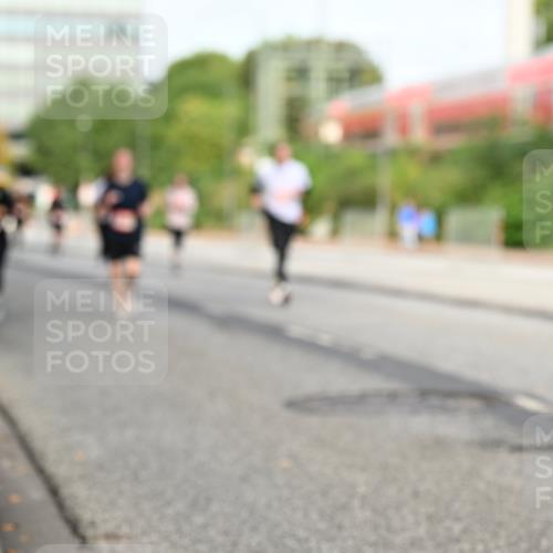 06.09.2026 - CURREX Alsterlauf Dr. Thomas Lammeyer http://msf.ph/oto/10139199 06.09.2026 10:06:04 Laufen  meine-sportfotos.de