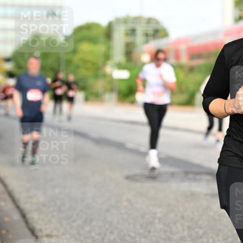 06.09.2026 - CURREX Alsterlauf Dr. Thomas Lammeyer http://msf.ph/oto/10139259 06.09.2026 10:06:10 Laufen 5008 meine-sportfotos.de