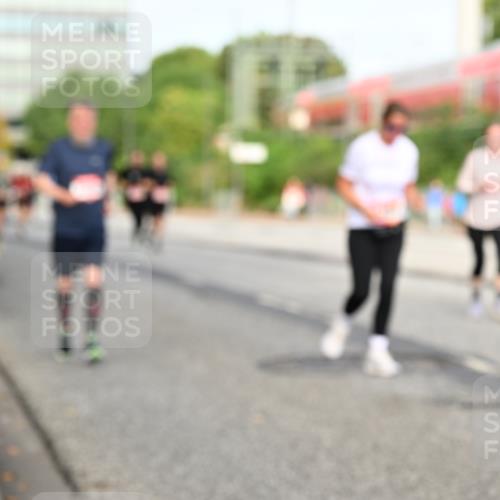 06.09.2026 - CURREX Alsterlauf Dr. Thomas Lammeyer http://msf.ph/oto/10139266 06.09.2026 10:06:11 Laufen  meine-sportfotos.de