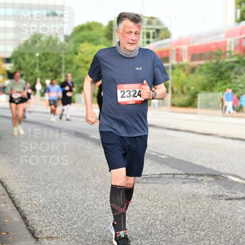 06.09.2026 - CURREX Alsterlauf Dr. Thomas Lammeyer http://msf.ph/oto/10139293 06.09.2026 10:06:13 Laufen 2324 meine-sportfotos.de