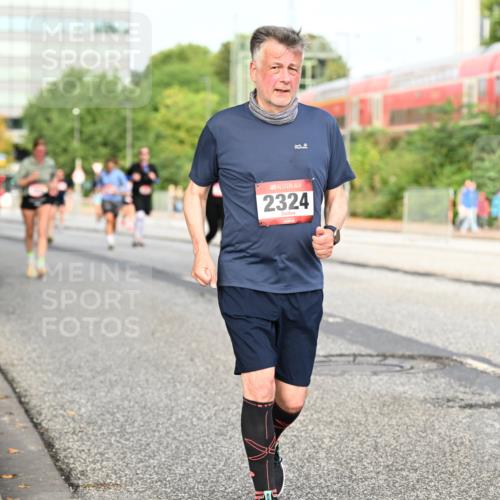 06.09.2026 - CURREX Alsterlauf Dr. Thomas Lammeyer http://msf.ph/oto/10139294 06.09.2026 10:06:13 Laufen 2324 meine-sportfotos.de