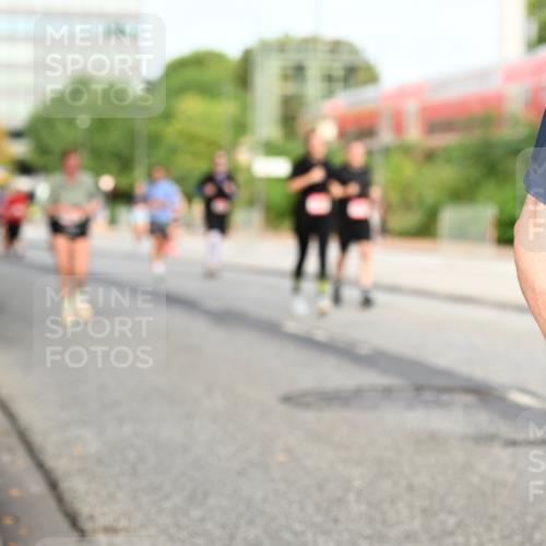 06.09.2026 - CURREX Alsterlauf Dr. Thomas Lammeyer http://msf.ph/oto/10139306 06.09.2026 10:06:15 Laufen  meine-sportfotos.de