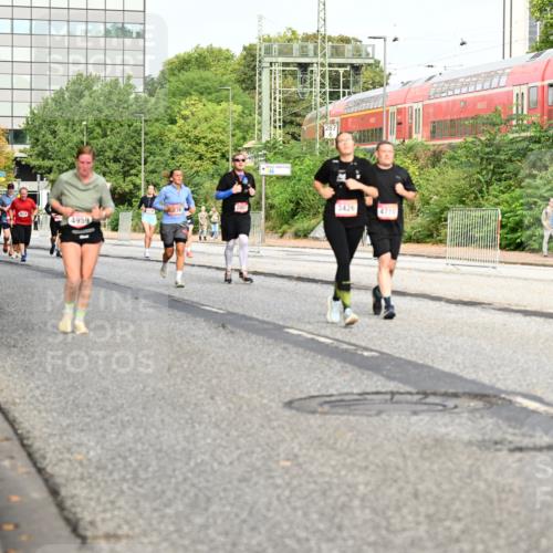 06.09.2026 - CURREX Alsterlauf Dr. Thomas Lammeyer http://msf.ph/oto/10139311 06.09.2026 10:06:15 Laufen 3426, 4710, 2634, 4959 meine-sportfotos.de