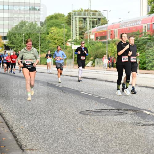 06.09.2026 - CURREX Alsterlauf Dr. Thomas Lammeyer http://msf.ph/oto/10139320 06.09.2026 10:06:16 Laufen 4239, 2057, 3426, 4710, 4959 meine-sportfotos.de