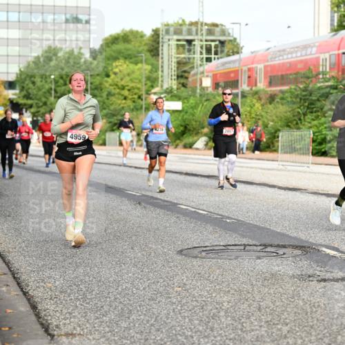 06.09.2026 - CURREX Alsterlauf Dr. Thomas Lammeyer http://msf.ph/oto/10139332 06.09.2026 10:06:17 Laufen 4239, 2057, 3426, 4959, 4710 meine-sportfotos.de