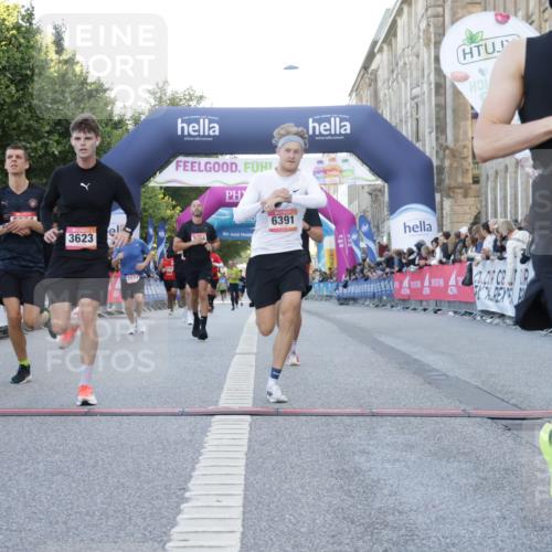 06.09.2026 - CURREX Alsterlauf Yannick Fuchs http://msf.ph/oto/10139371 06.09.2026 09:45:58 Ziel 2731, 2828, 3404, 3623, 3956, 4721, 4828, 5123, 5537, 6072, 6113, 6256, 6391, 8193 meine-sportfotos.de