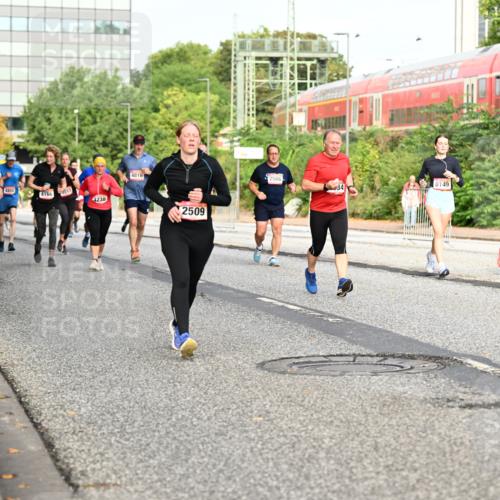 06.09.2026 - CURREX Alsterlauf Dr. Thomas Lammeyer http://msf.ph/oto/10139402 06.09.2026 10:06:24 Laufen 4697, 4855, 213, 4166, 4238, 4816, 2509, 2566, 8149, 34, 32 meine-sportfotos.de