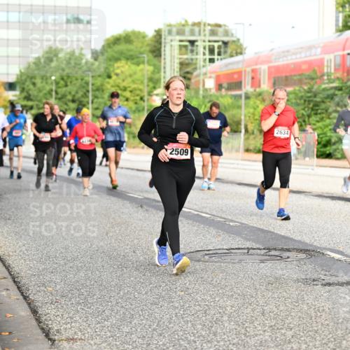 06.09.2026 - CURREX Alsterlauf Dr. Thomas Lammeyer http://msf.ph/oto/10139411 06.09.2026 10:06:25 Laufen 4607, 2509, 2634 meine-sportfotos.de