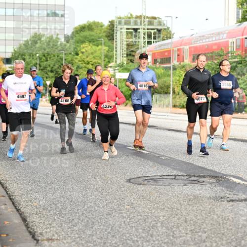 06.09.2026 - CURREX Alsterlauf Dr. Thomas Lammeyer http://msf.ph/oto/10139439 06.09.2026 10:06:28 Laufen 4697, 4166, 4236, 4816, 077, 2566 meine-sportfotos.de