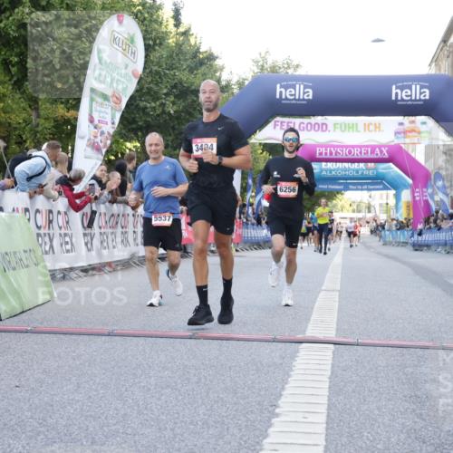 06.09.2026 - CURREX Alsterlauf Yannick Fuchs http://msf.ph/oto/10139454 06.09.2026 09:46:01 Ziel 2731, 2828, 3404, 3623, 4721, 5537, 5846, 6072, 6256, 6391, 8158, 8193 meine-sportfotos.de