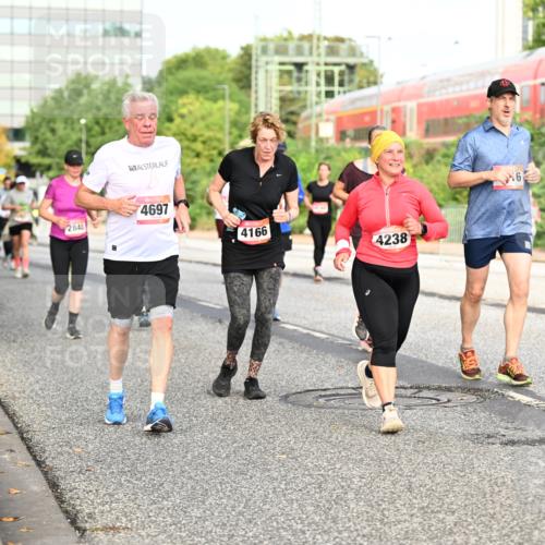 06.09.2026 - CURREX Alsterlauf Dr. Thomas Lammeyer http://msf.ph/oto/10139462 06.09.2026 10:06:29 Laufen 2840, 4697, 4166, 4238, 6 meine-sportfotos.de