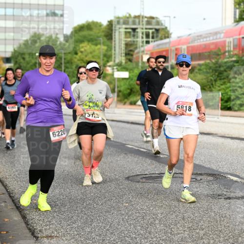 06.09.2026 - CURREX Alsterlauf Dr. Thomas Lammeyer http://msf.ph/oto/10139545 06.09.2026 10:06:37 Laufen 6165, 6220, 10, 1, 5818 meine-sportfotos.de