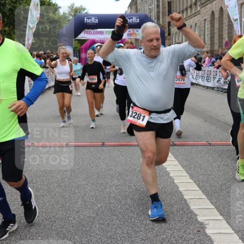 06.09.2026 - CURREX Alsterlauf Strokosch-Dieckow http://msf.ph/oto/10139602 06.09.2026 10:16:01 Ziel 2570, 2571, 2689, 3234, 3281, 3311, 4028, 4154, 4156, 4264, 4319, 4320, 4733, 5065, 5081, 5476, 5618, 8218 meine-sportfotos.de
