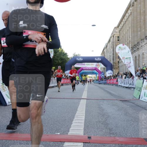 06.09.2026 - CURREX Alsterlauf Yannick Fuchs http://msf.ph/oto/10139604 06.09.2026 09:46:03 Ziel 2122, 2731, 2828, 3404, 3623, 4721, 5537, 5846, 6256, 6391, 8158 meine-sportfotos.de