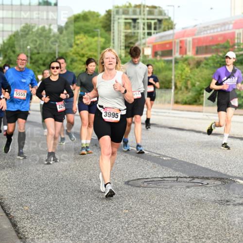 06.09.2026 - CURREX Alsterlauf Dr. Thomas Lammeyer http://msf.ph/oto/10139631 06.09.2026 10:06:46 Laufen 258, 5555, 329, 3995, 694 meine-sportfotos.de