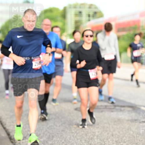 06.09.2026 - CURREX Alsterlauf Dr. Thomas Lammeyer http://msf.ph/oto/10139657 06.09.2026 10:06:49 Laufen 258 meine-sportfotos.de