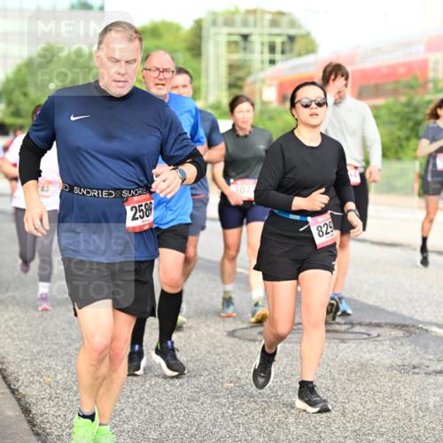 06.09.2026 - CURREX Alsterlauf Dr. Thomas Lammeyer http://msf.ph/oto/10139659 06.09.2026 10:06:49 Laufen 9, 3, 2589, 307, 829 meine-sportfotos.de