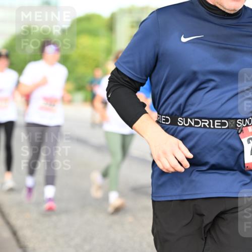 06.09.2026 - CURREX Alsterlauf Dr. Thomas Lammeyer http://msf.ph/oto/10139674 06.09.2026 10:06:50 Laufen 258 meine-sportfotos.de
