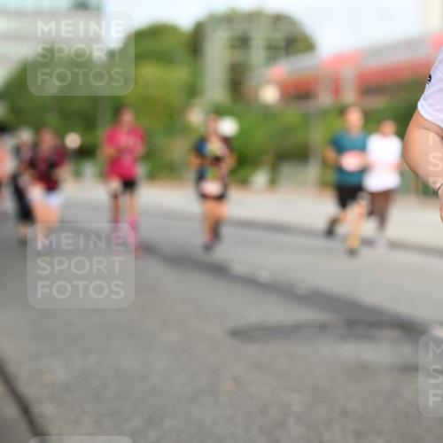 06.09.2026 - CURREX Alsterlauf Dr. Thomas Lammeyer http://msf.ph/oto/10139708 06.09.2026 10:06:53 Laufen 608, 2 meine-sportfotos.de