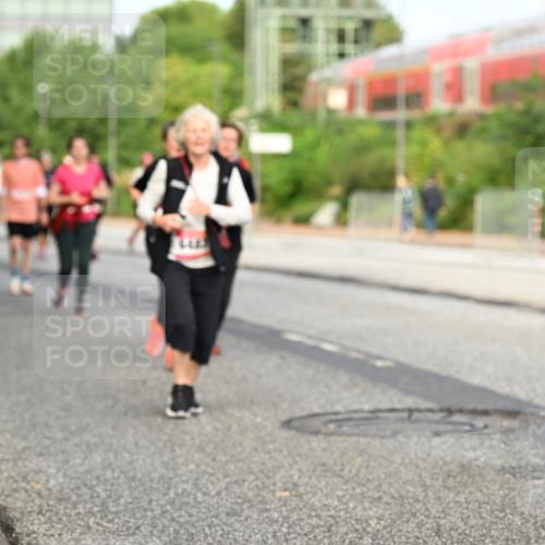 06.09.2026 - CURREX Alsterlauf Dr. Thomas Lammeyer http://msf.ph/oto/10139759 06.09.2026 10:06:59 Laufen 097, 2417 meine-sportfotos.de