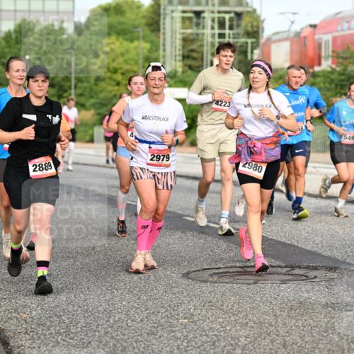 06.09.2026 - CURREX Alsterlauf Dr. Thomas Lammeyer http://msf.ph/oto/10139946 06.09.2026 10:07:18 Laufen 2701, 4223, 58, 5499, 2890, 2979, 2980, 2889 meine-sportfotos.de