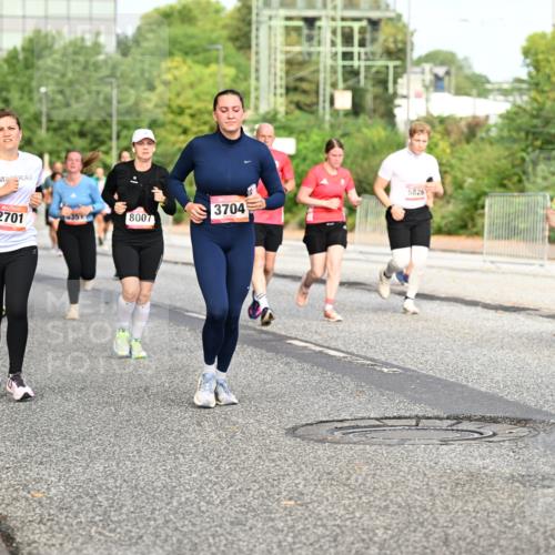 06.09.2026 - CURREX Alsterlauf Dr. Thomas Lammeyer http://msf.ph/oto/10139997 06.09.2026 10:07:23 Laufen 5327, 5826, 3704, 2701, 35, 8007, 644, 58 meine-sportfotos.de
