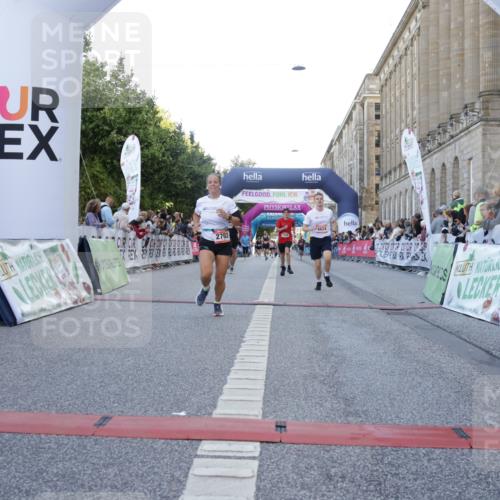 06.09.2026 - CURREX Alsterlauf Yannick Fuchs http://msf.ph/oto/10140018 06.09.2026 09:46:16 Ziel 2342, 2703, 4287, 4537, 4824, 4970, 5419, 5515, 5906, 6014, 6406, 8210, 8266 meine-sportfotos.de