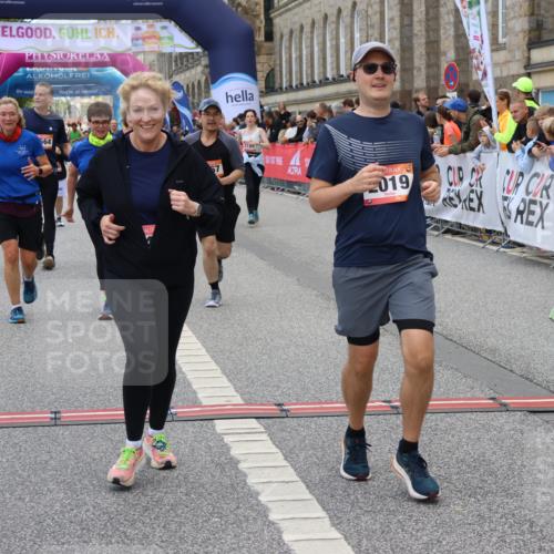 06.09.2026 - CURREX Alsterlauf Strokosch-Dieckow http://msf.ph/oto/10140020 06.09.2026 10:16:14 Ziel 2019, 2098, 2614, 2810, 2881, 2884, 3189, 3539, 3867, 4043, 4056, 4069, 4455, 5425, 5559, 5564, 5825, 5945 meine-sportfotos.de