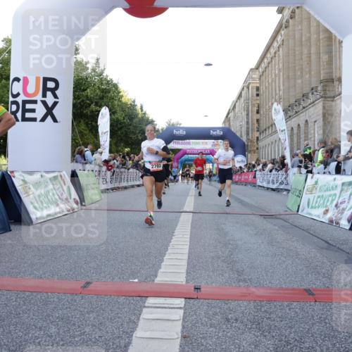 06.09.2026 - CURREX Alsterlauf Yannick Fuchs http://msf.ph/oto/10140042 06.09.2026 09:46:17 Ziel 2342, 2703, 4287, 4537, 4824, 4970, 5419, 5515, 5906, 6014, 6406, 8210, 8266 meine-sportfotos.de