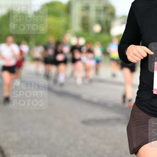 06.09.2026 - CURREX Alsterlauf Dr. Thomas Lammeyer http://msf.ph/oto/10140053 06.09.2026 10:07:29 Laufen 5327 meine-sportfotos.de