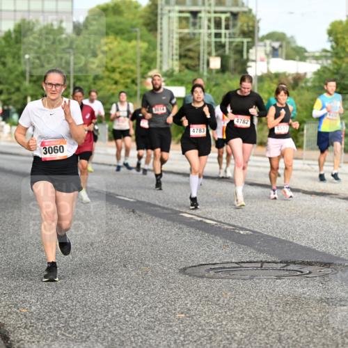 06.09.2026 - CURREX Alsterlauf Dr. Thomas Lammeyer http://msf.ph/oto/10140070 06.09.2026 10:07:31 Laufen 6467, 3060, 4783, 4782, 4517 meine-sportfotos.de