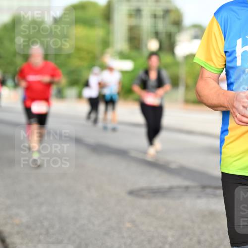 06.09.2026 - CURREX Alsterlauf Dr. Thomas Lammeyer http://msf.ph/oto/10140115 06.09.2026 10:07:37 Laufen 5467 meine-sportfotos.de