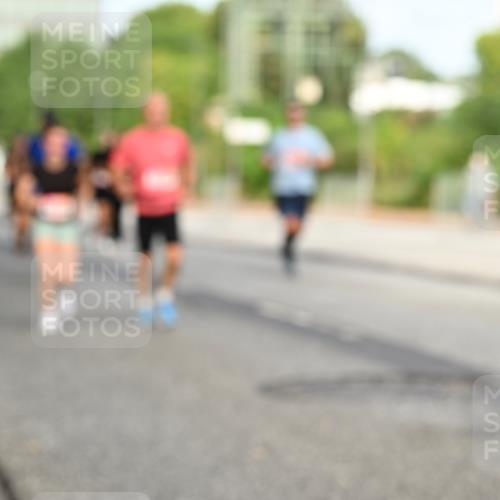 06.09.2026 - CURREX Alsterlauf Dr. Thomas Lammeyer http://msf.ph/oto/10140171 06.09.2026 10:07:44 Laufen  meine-sportfotos.de