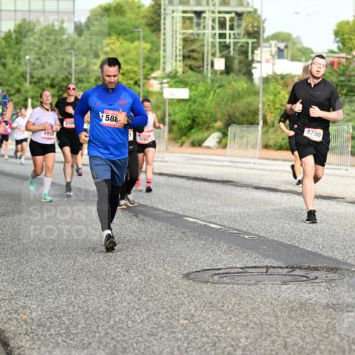 06.09.2026 - CURREX Alsterlauf Dr. Thomas Lammeyer http://msf.ph/oto/10140229 06.09.2026 10:07:56 Laufen 2205, 4958, 310, 588, 5203, 4790 meine-sportfotos.de