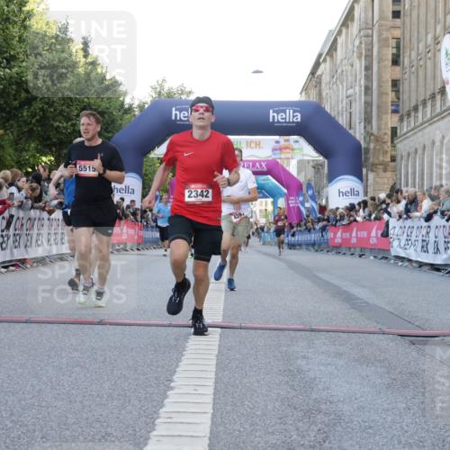 06.09.2026 - CURREX Alsterlauf Yannick Fuchs http://msf.ph/oto/10140289 06.09.2026 09:46:19 Ziel 2342, 2703, 4287, 4537, 4824, 4970, 5419, 5515, 5906, 6406, 8266 meine-sportfotos.de