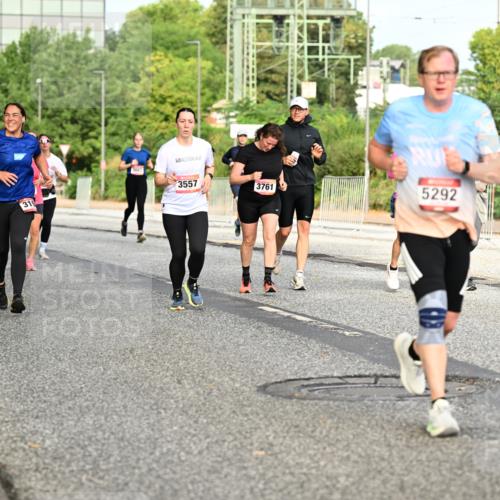 06.09.2026 - CURREX Alsterlauf Dr. Thomas Lammeyer http://msf.ph/oto/10140340 06.09.2026 10:08:08 Laufen 5339, 319, 3557, 3761, 5292 meine-sportfotos.de