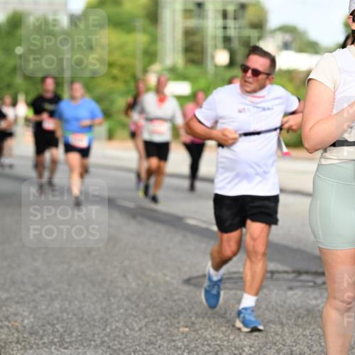 06.09.2026 - CURREX Alsterlauf Dr. Thomas Lammeyer http://msf.ph/oto/10140459 06.09.2026 10:08:22 Laufen 4421 meine-sportfotos.de