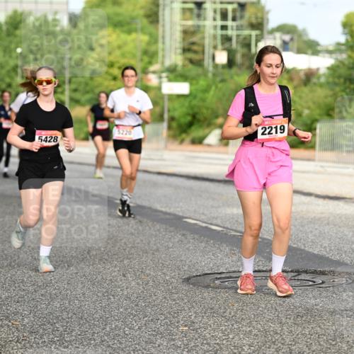 06.09.2026 - CURREX Alsterlauf Dr. Thomas Lammeyer http://msf.ph/oto/10140566 06.09.2026 10:08:34 Laufen 5220, 5428, 2219 meine-sportfotos.de