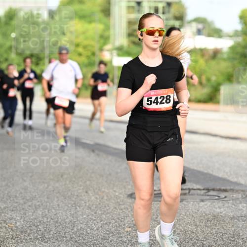 06.09.2026 - CURREX Alsterlauf Dr. Thomas Lammeyer http://msf.ph/oto/10140585 06.09.2026 10:08:36 Laufen 5428 meine-sportfotos.de