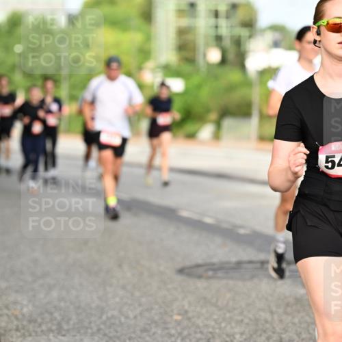 06.09.2026 - CURREX Alsterlauf Dr. Thomas Lammeyer http://msf.ph/oto/10140592 06.09.2026 10:08:37 Laufen 5428 meine-sportfotos.de