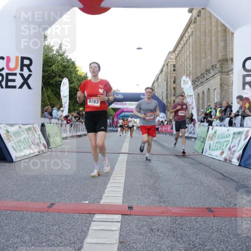 06.09.2026 - CURREX Alsterlauf Yannick Fuchs http://msf.ph/oto/10140644 06.09.2026 09:46:27 Ziel 2342, 2563, 2683, 2752, 3132, 3182, 4183, 4287, 4537, 4619, 5419, 5515, 6224 meine-sportfotos.de