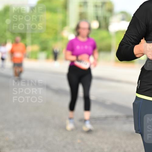 06.09.2026 - CURREX Alsterlauf Dr. Thomas Lammeyer http://msf.ph/oto/10140670 06.09.2026 10:08:45 Laufen 2822 meine-sportfotos.de